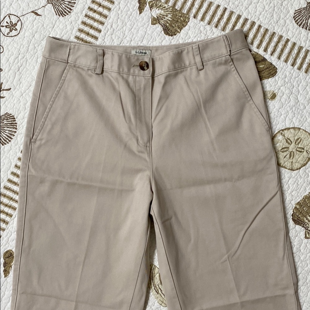 L.L. BEAN Tan Classic Fit Straight-Leg Khaki Pants. Size 6 Regular. - Picture 3 of 12